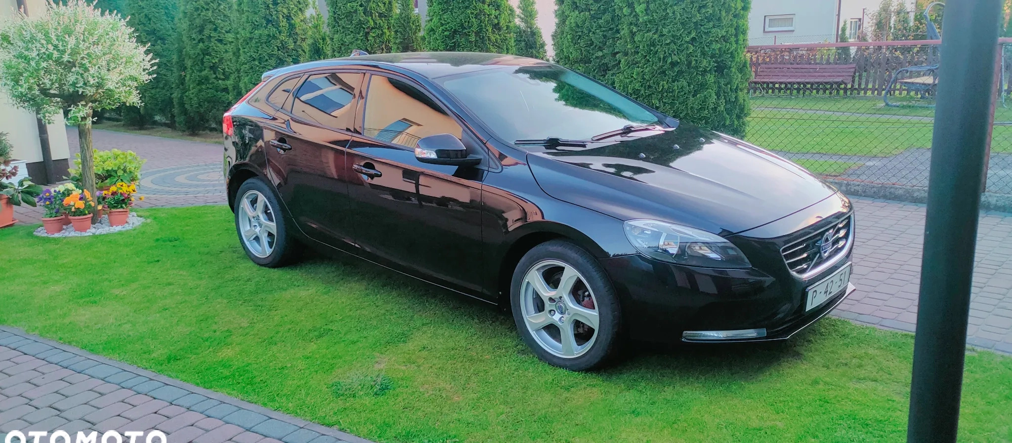 Volvo V40 cena 32900 przebieg: 208000, rok produkcji 2012 z Otmuchów małe 277